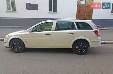 Универсал Opel Astra 2010 в 