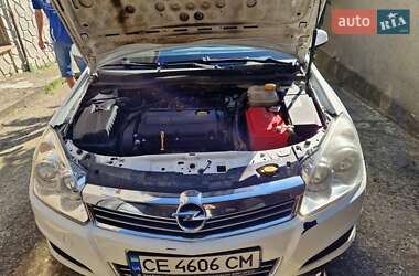 Хэтчбек Opel Astra 2009 в 