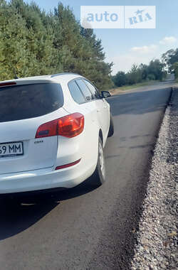 Універсал Opel Astra 2012 в Львові