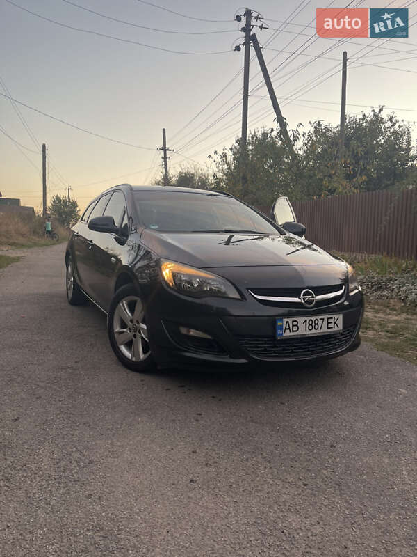 Универсал Opel Astra 2012 в Виннице