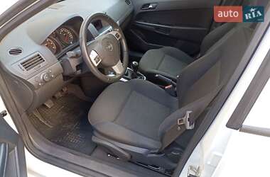 Универсал Opel Astra 2010 в 