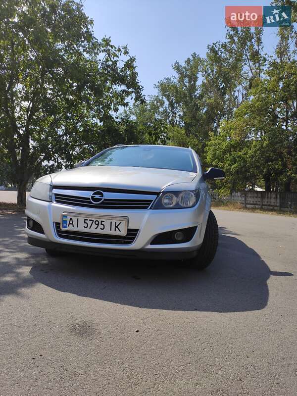 Универсал Opel Astra 2011 в Вапнярке
