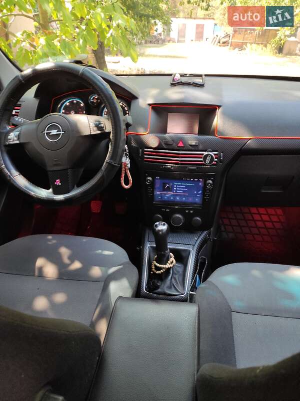 Универсал Opel Astra 2011 в Вапнярке