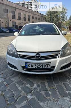 Універсал Opel Astra 2010 в Києві