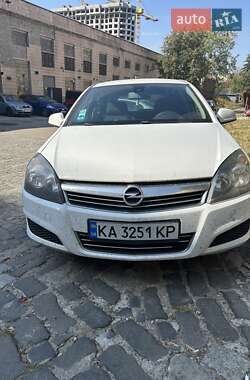 Універсал Opel Astra 2010 в Києві