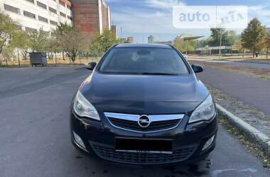 Універсал Opel Astra 2012 в Києві