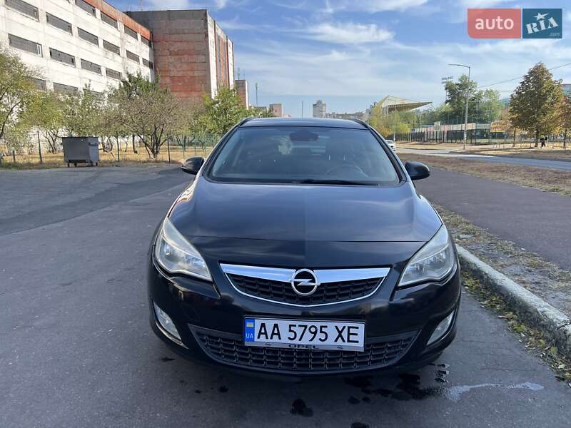Opel Astra 2012
