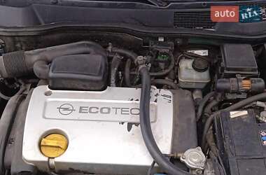 Хэтчбек Opel Astra 1999 в 
