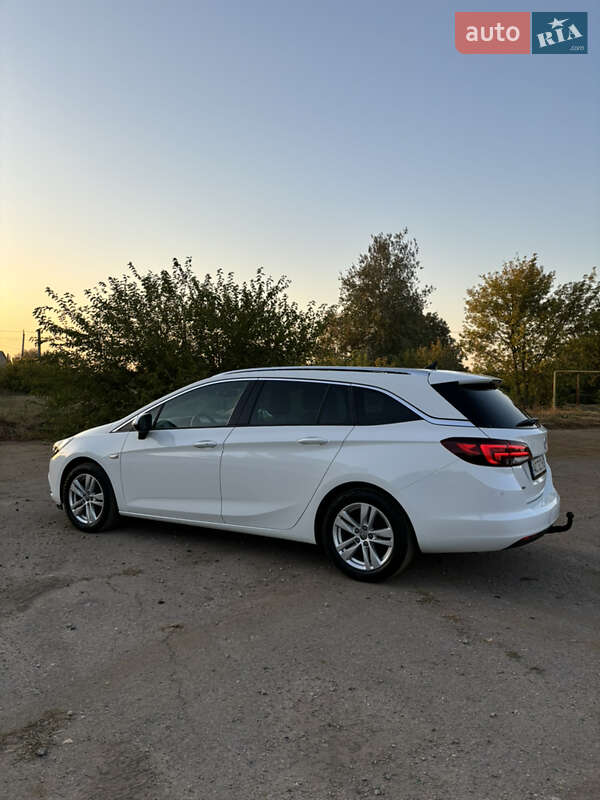 Універсал Opel Astra 2019 в Дніпрі