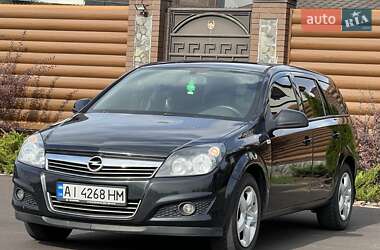 Универсал Opel Astra 2013 в 