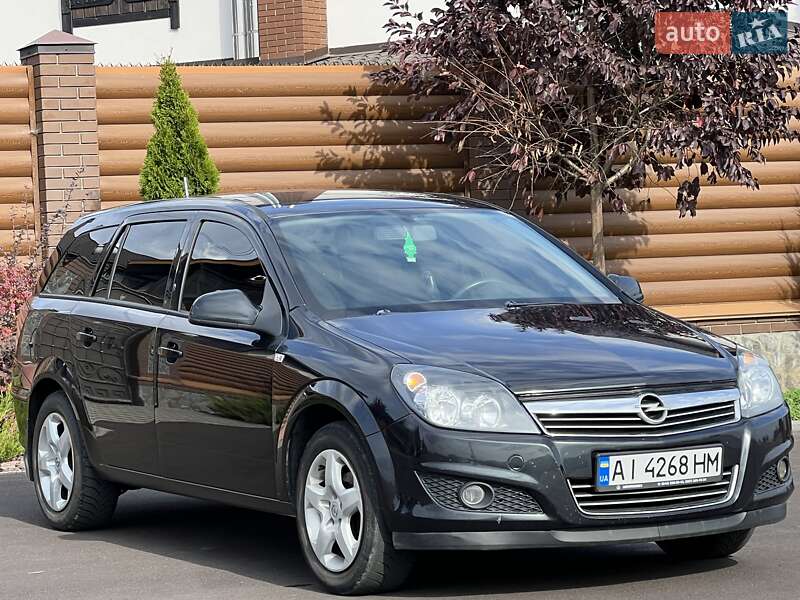 Универсал Opel Astra 2013 в Киеве