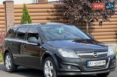 Универсал Opel Astra 2013 в 