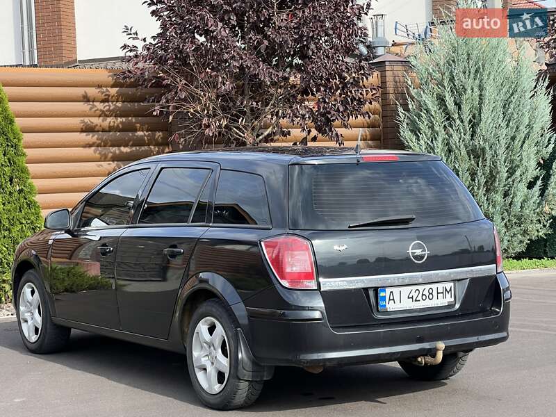 Универсал Opel Astra 2013 в Киеве