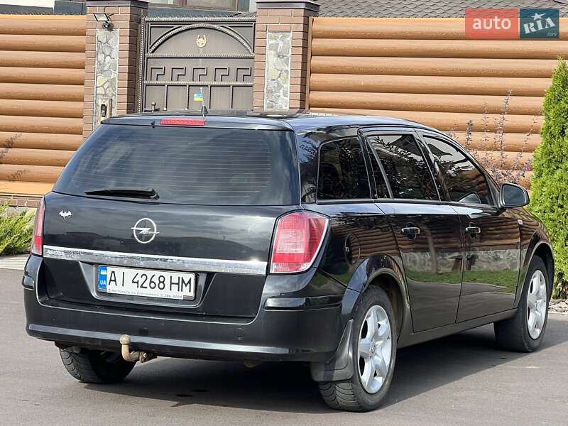 Универсал Opel Astra 2013 в Киеве