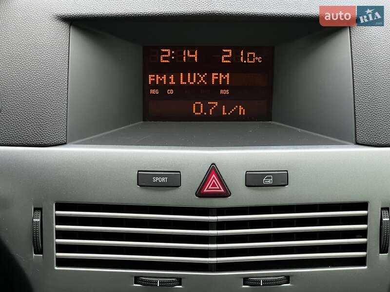 Универсал Opel Astra 2013 в Киеве