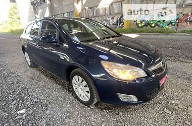 Универсал Opel Astra 2011 в Луцке