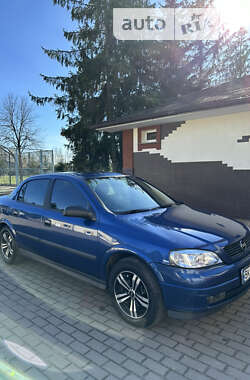 Седан Opel Astra 2006 в Рокитном