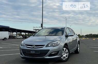 Хетчбек Opel Astra 2014 в Києві