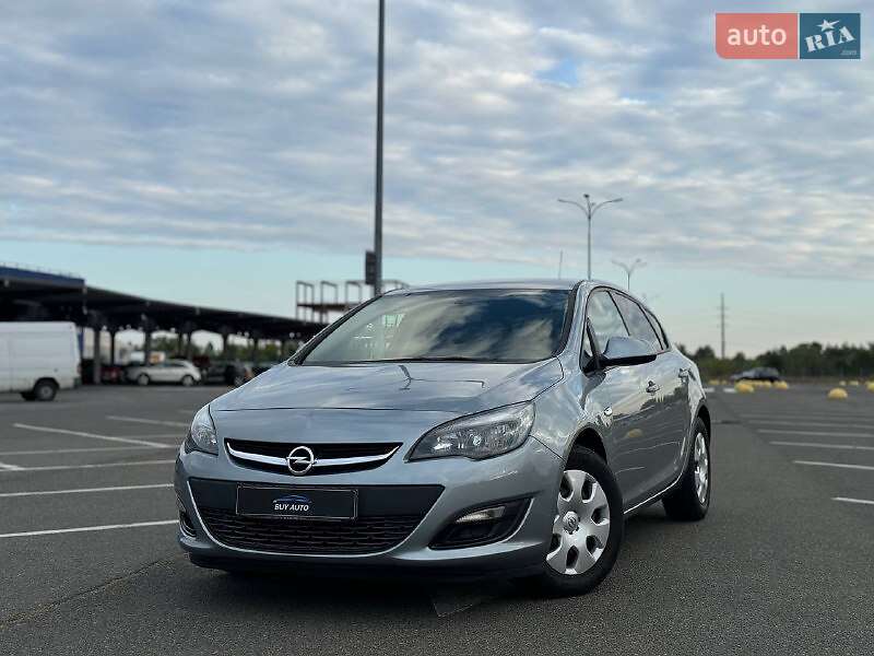 Хэтчбек Opel Astra 2014 в Киеве