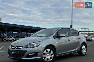 Хэтчбек Opel Astra 2014 в Киеве