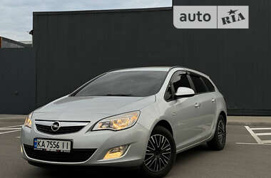 Универсал Opel Astra 2011 в Киеве