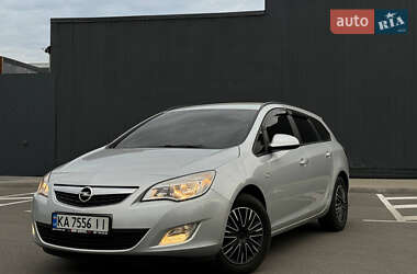 Универсал Opel Astra 2011 в 