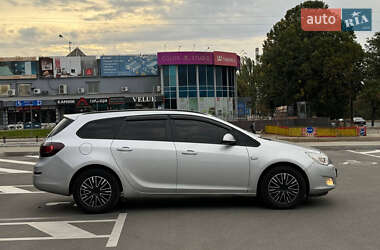 Универсал Opel Astra 2011 в 