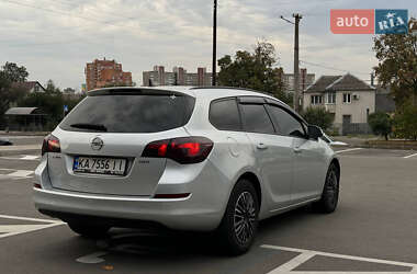 Универсал Opel Astra 2011 в 