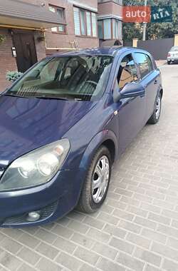 Хэтчбек Opel Astra 2012 в 