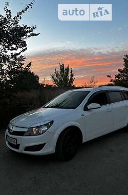 Універсал Opel Astra 2008 в Сумах