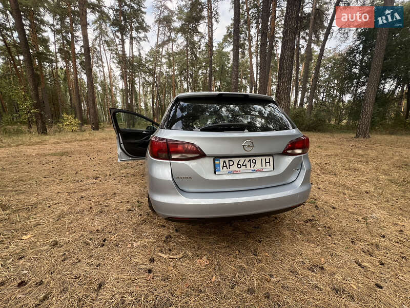 Універсал Opel Astra 2016 в Чернігові