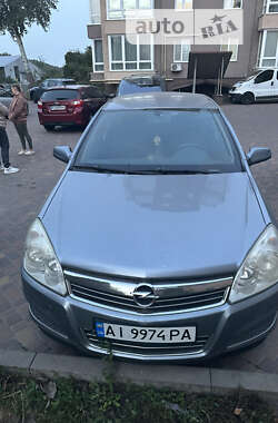 Хэтчбек Opel Astra 2007 в Обухове