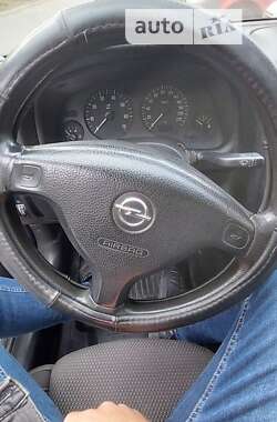 Седан Opel Astra 2002 в Киеве