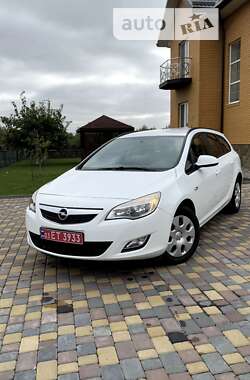 Универсал Opel Astra 2011 в Староконстантинове