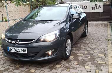 Универсал Opel Astra 2014 в Здолбунове