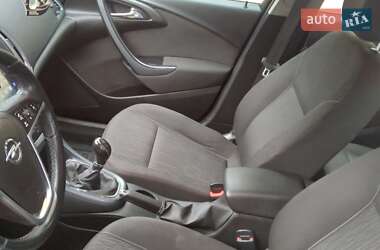 Універсал Opel Astra 2014 в Здолбуніві