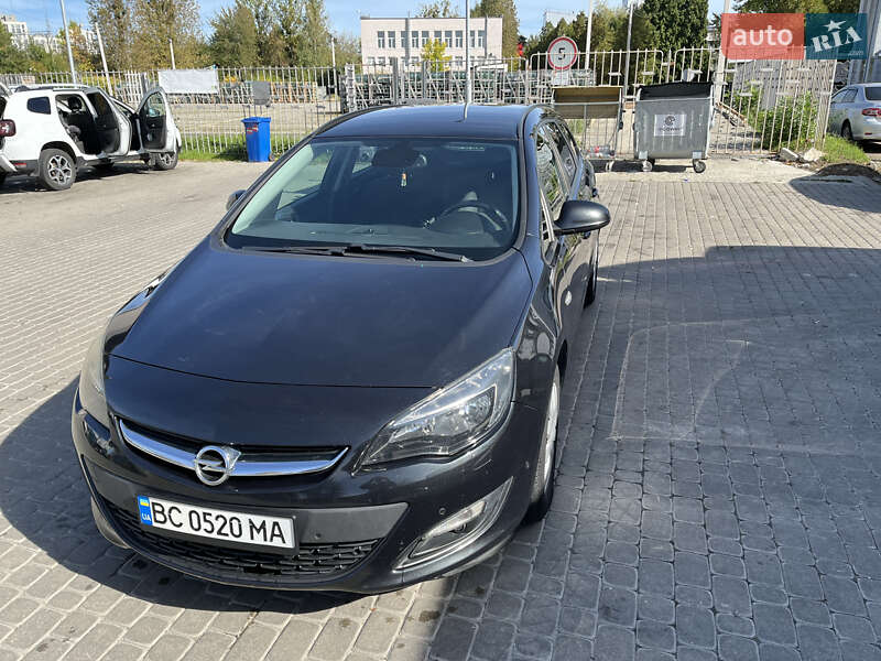 Универсал Opel Astra 2015 в Львове