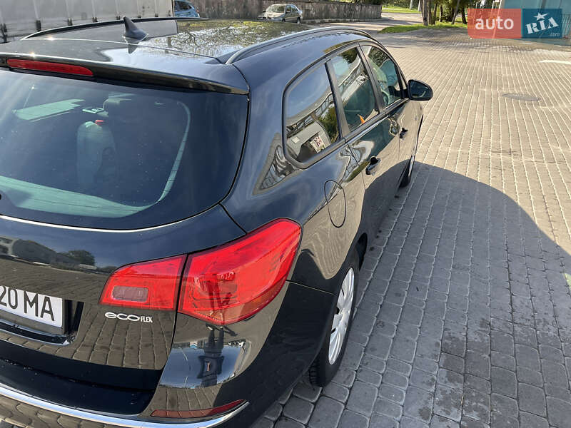 Универсал Opel Astra 2015 в Львове