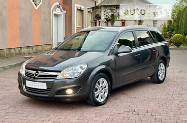 Універсал Opel Astra 2010 в Стрию