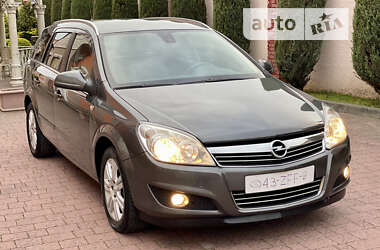 Універсал Opel Astra 2010 в Стрию