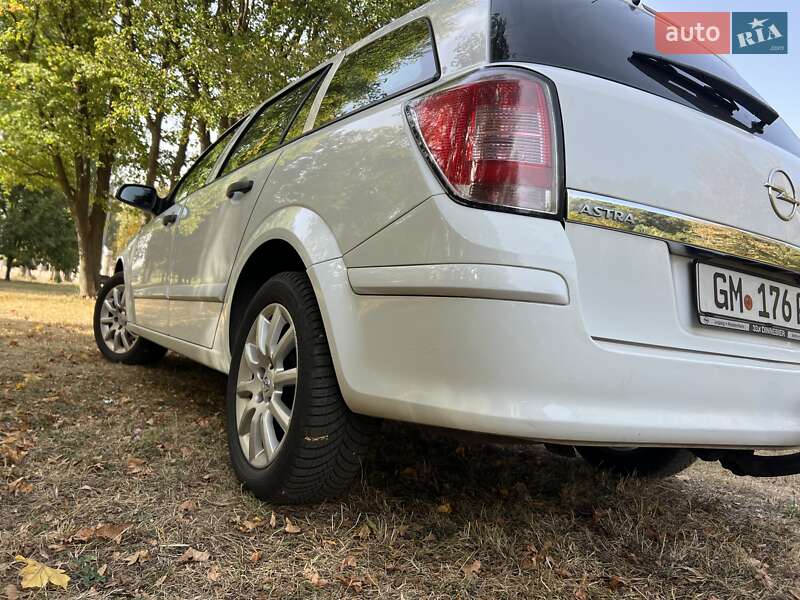 Универсал Opel Astra 2010 в Нежине фото 12 Универсал Opel Astra 2010 в Нежине