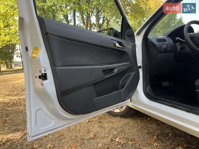 Универсал Opel Astra 2010 в Нежине фото 28 Универсал Opel Astra 2010 в Нежине