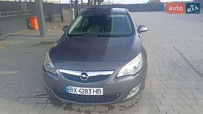 Хэтчбек Opel Astra 2012 в Каменец-Подольском