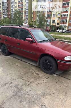 Універсал Opel Astra 1997 в Вараші