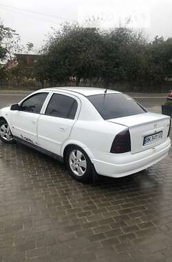 Седан Opel Astra 2003 в Любешові