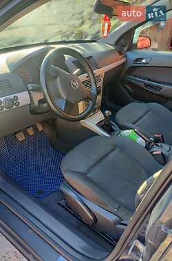 Хэтчбек Opel Astra 2008 в 