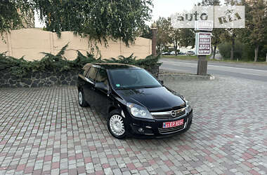 Універсал Opel Astra 2009 в Рівному