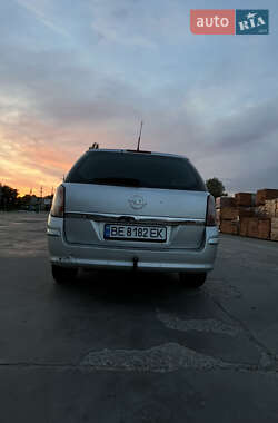 Универсал Opel Astra 2010 в 