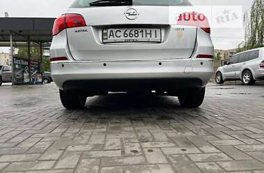 Універсал Opel Astra 2013 в Луцьку