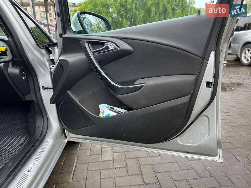 Универсал Opel Astra 2013 в Луцке